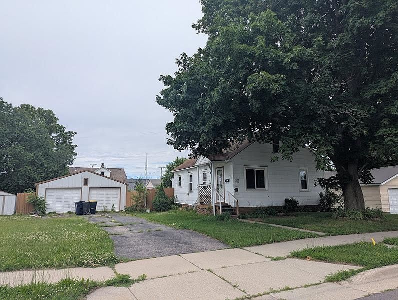 1st image of 707 Lacrosse St