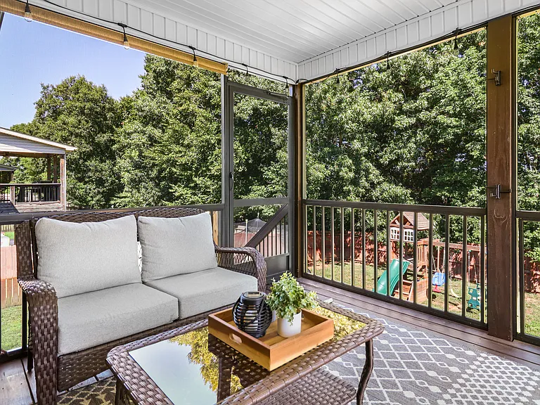 773 Banister Dr — Photo 32