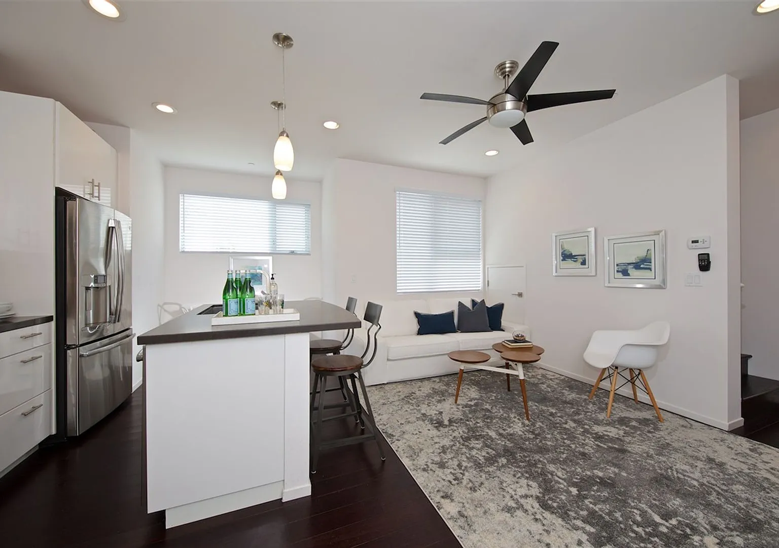 Beautiful 2-Bedroom Townhome in Hillcrest with Private Balconies & Attached Garage — Photo 4