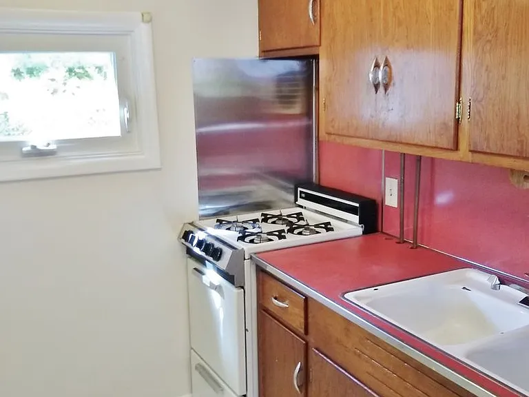 520 Frederick St — Photo 7