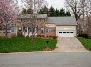 615 Woodbriar Ct, Winston Salem, NC 27106