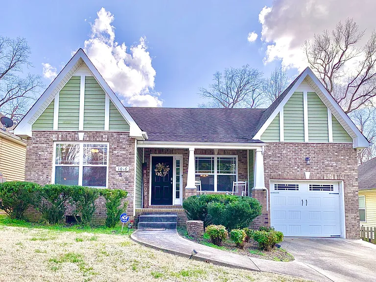 1016 Sunset Dr — Photo 1
