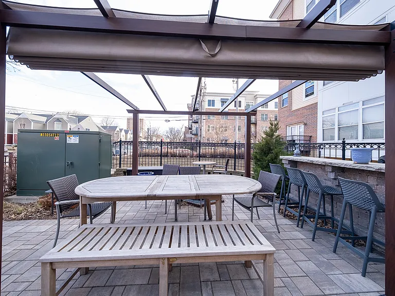 310 E 18th St #202 — Photo 15