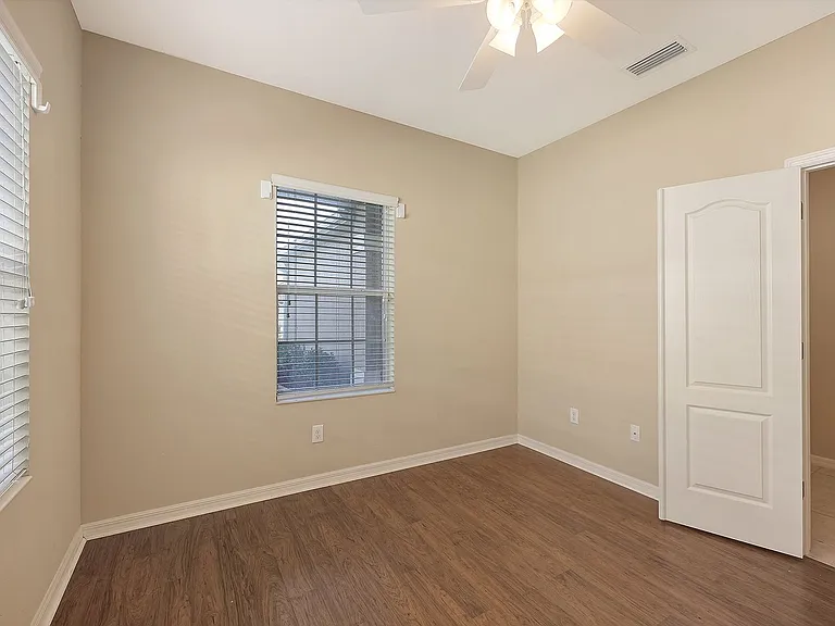 4904 Maymont Park Cir — Photo 4