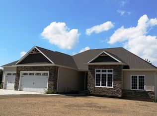 110 Barrington Pl, Warsaw, IN 46582