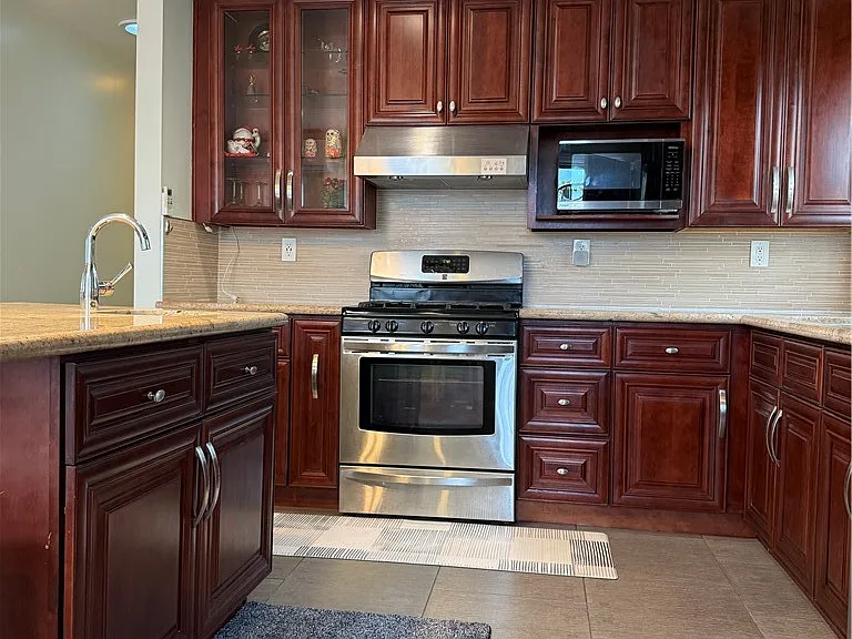 830 N Olive Ave — Photo 12