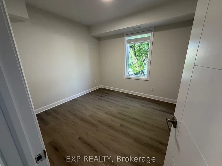 258 Montfort St — Photo 7