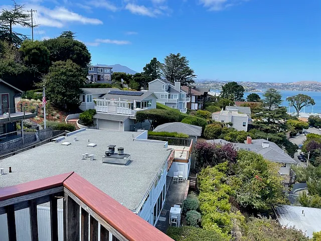 Cazneau Ave — Photo 19