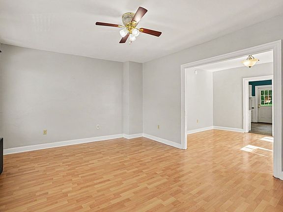 4th image of 169 E Pomfret St