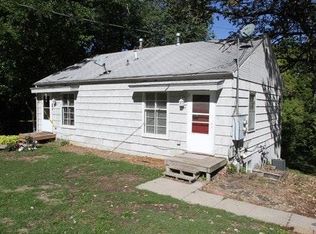 404 E Pleasant View Dr, Des Moines, IA 50315