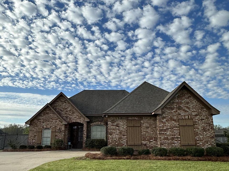 1st image of 606 Belle Oak Ln