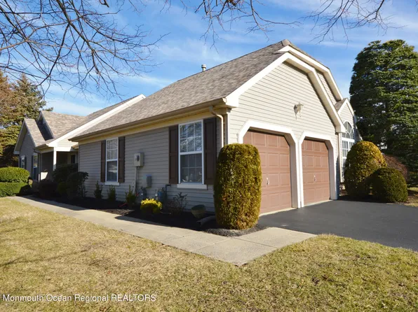 2651 Meadow Lake Drive, Toms River, NJ 08755