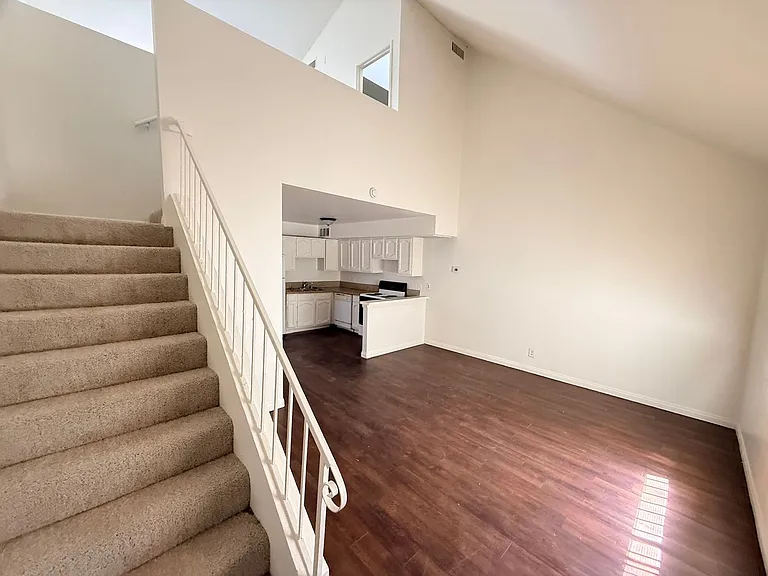 5165 Gray Ln #B — Photo 8