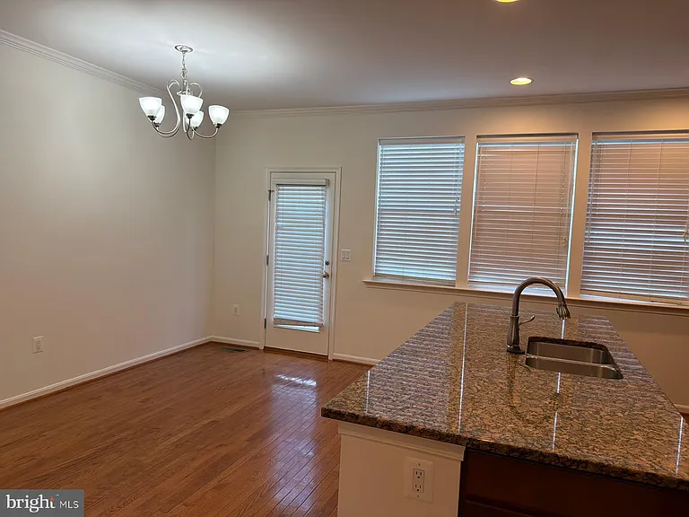 25646 Pleasant Valley Rd — Photo 4