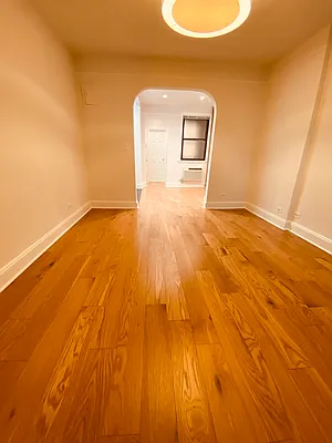 Rented by Metropolis Real Estate of Manhattan | media 35