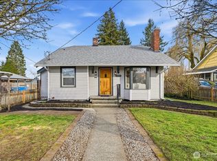 203 17th St NW, Puyallup, WA