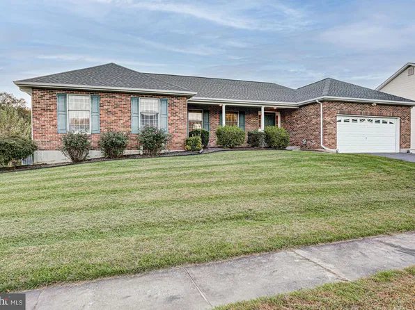 27 Monticello Dr, Bear, DE 19701