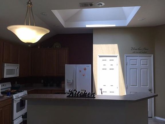 4th image of 2815 Oak Crest Dr