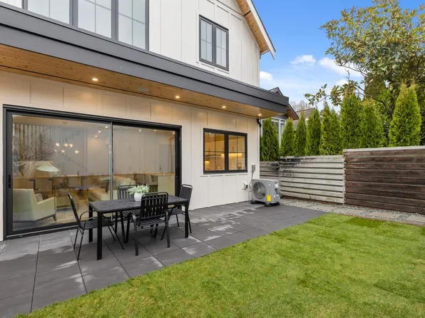 810 E 22nd Ave #2, Vancouver, BC V5V 1V7