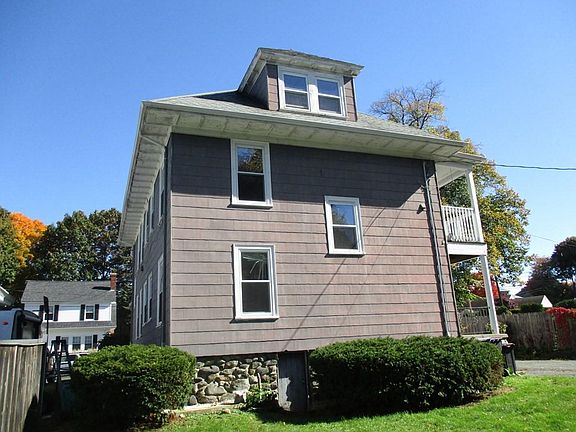 4th image of 68 Blossom St