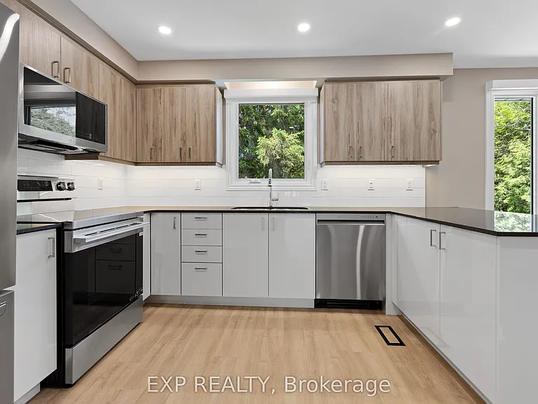 869 Maryland Ave — Photo 14
