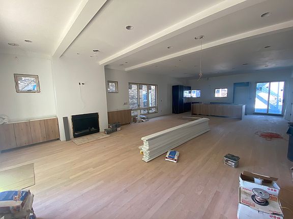 3rd image of 2338 W Dickens Ave #1