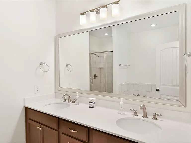 510 Mariners Cir — Photo 21
