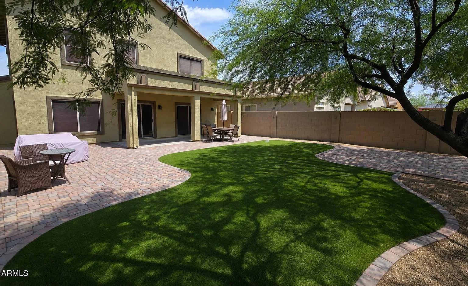 3 bed, 2.5 bath, 2102 sqft, $2,690 — Photo 2
