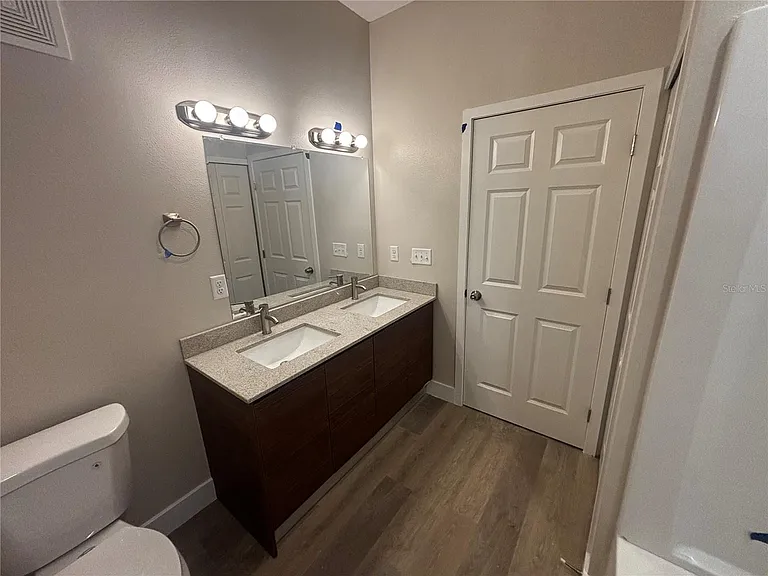 4424 S Texas Ave #205 — Photo 8