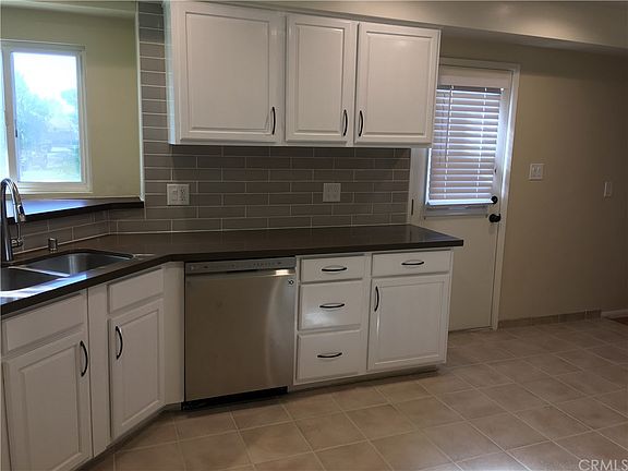 3rd image of 2527 W 225th Pl