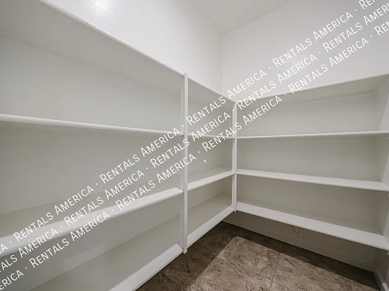 30044 W Avalon Dr — Photo 22