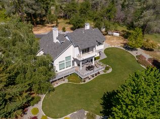 8925 Mirage Ct, Redding, CA 96001