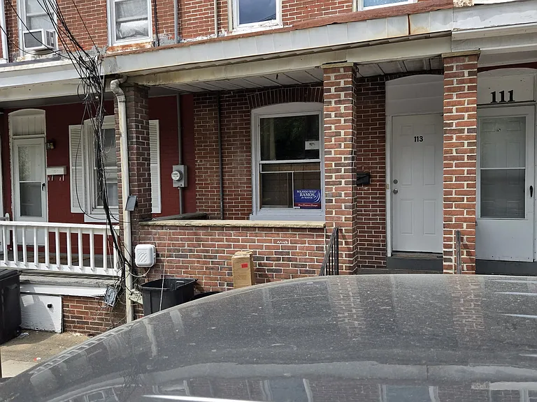 Randall Ave — Photo 5