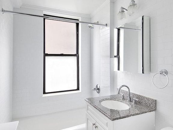 4th image of 222 W 83rd St APT 10E