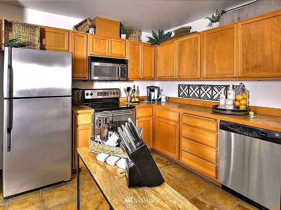 5th image of 10405 140th Street Ct E #17