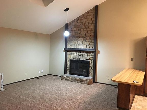 4th image of 7540 Lathrop Ave