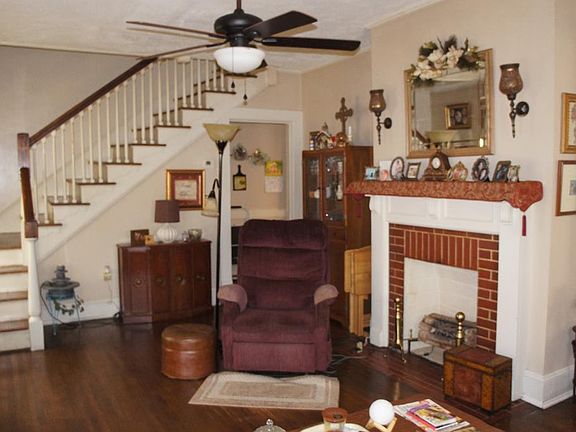 3rd image of 165 Montague St