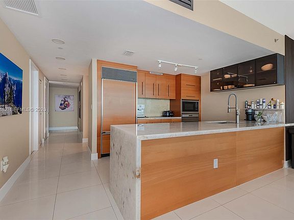 3rd image of 465 Brickell Ave #465