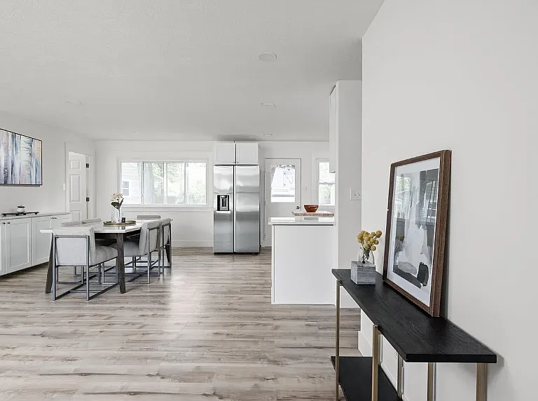 207 Stephen Ct — Photo 3