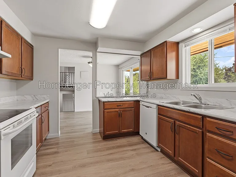 13604 E 5th Ave — Photo 6