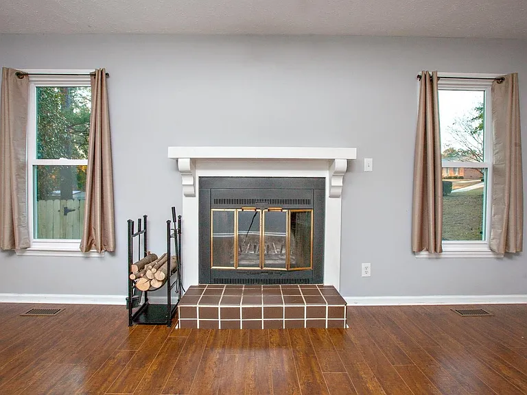 1819 Eichelberger Dr — Photo 34