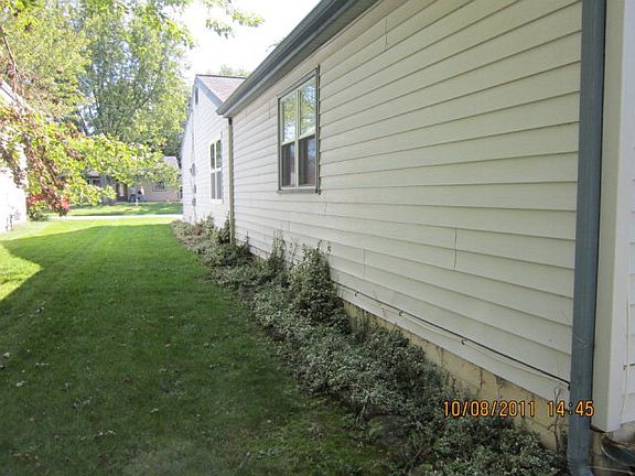 3rd image of 1418 Ashley Dr