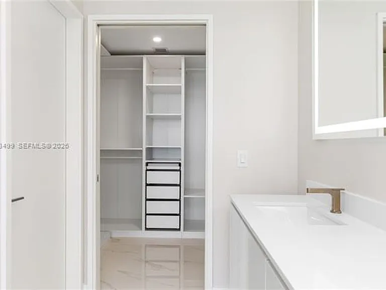 700 NE 24th St #4206 — Photo 23