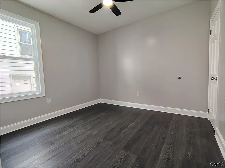 1539 Taylor Ave — Photo 14