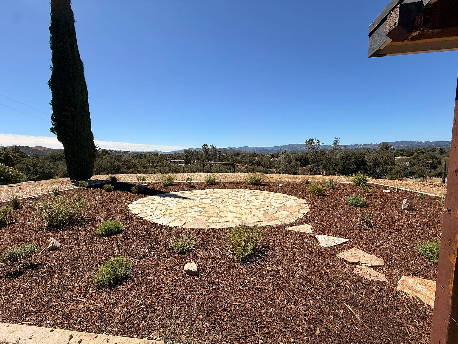 3 bed, 1200 sqft, $3,500 — Photo 3