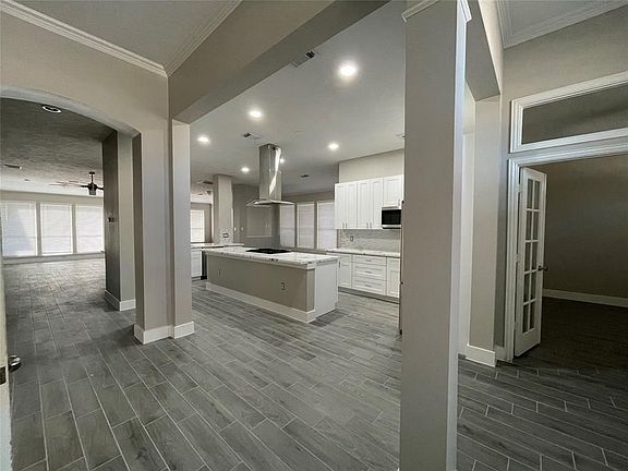 3rd image of 3306 Wolf Ct
