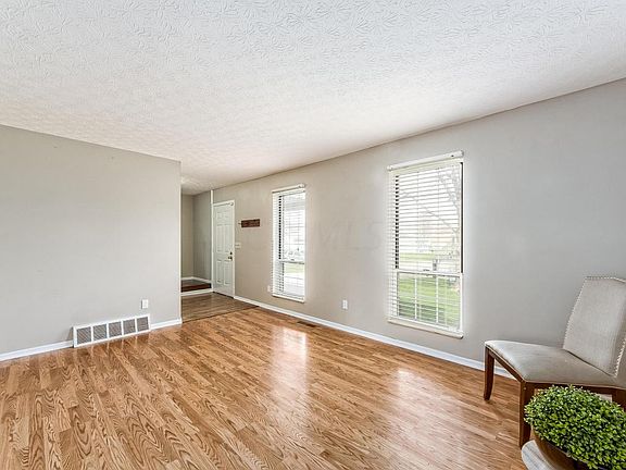 4th image of 475 Forestwood Dr