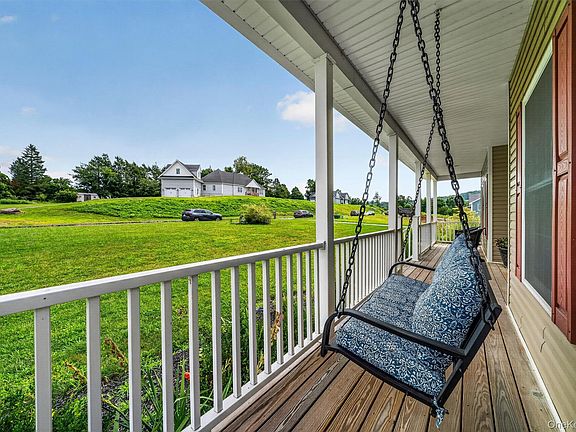 3rd image of 20 Mountainside Drive