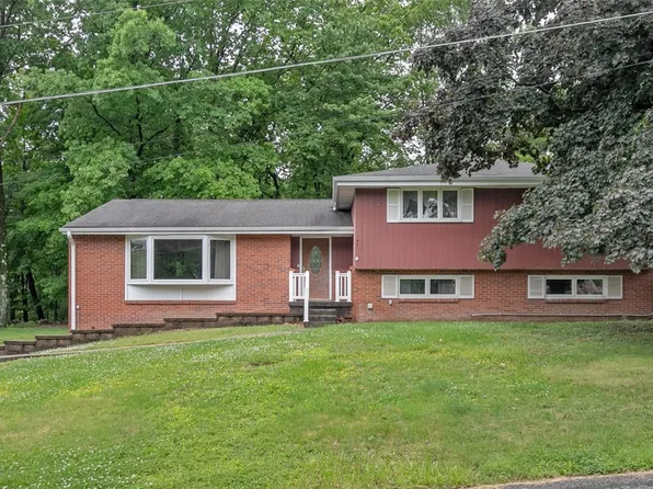 3450 Woodland Dr, Murrysville, PA 15668