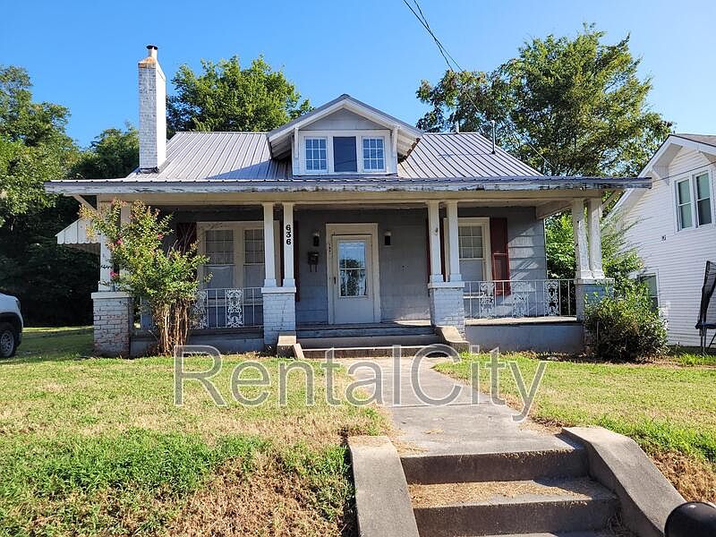 1st image of 636 Cherry St